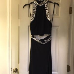 3/4 formal dress that was worn lightly 2 Times